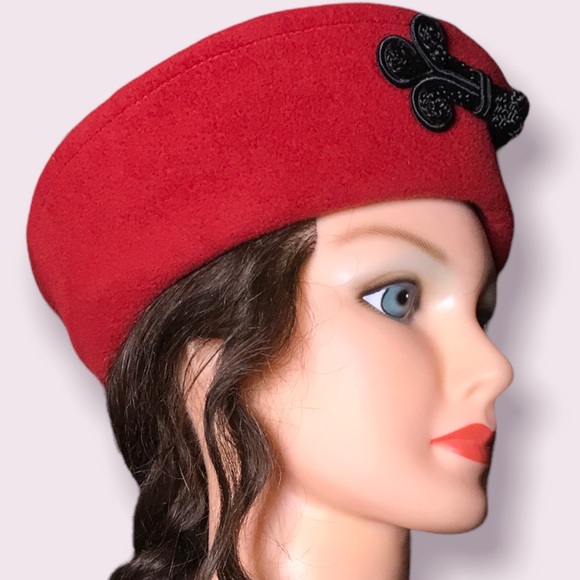 Hoodlums LTD pillbox / cloche hat. Red and black wool felt floppy hat - Picture 3 of 5